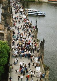 karlsbruecke_menschen.jpg